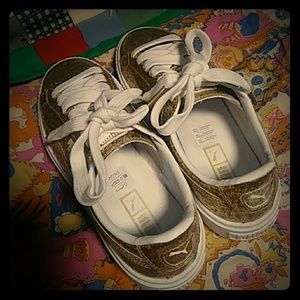 New without tags puma glittery shoes size 8.5